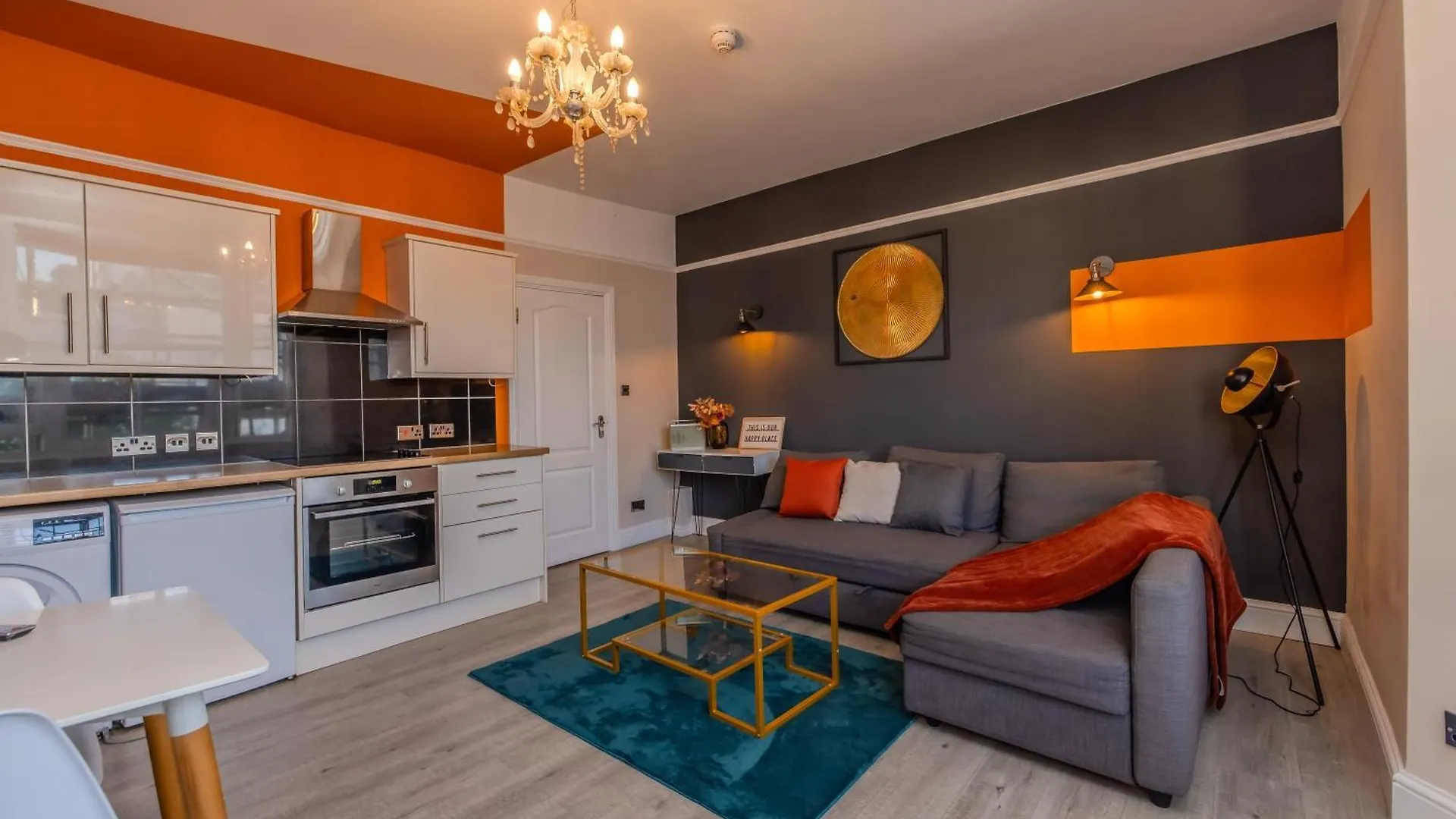 2 Bedroom Flat Next To Brighton Beach Sleep 6