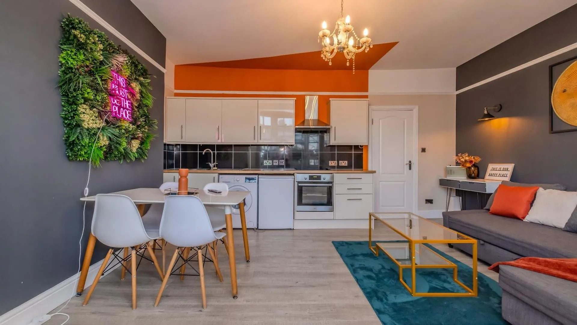 2 Bedroom Flat Next To Brighton Beach Sleep 6 Apartment