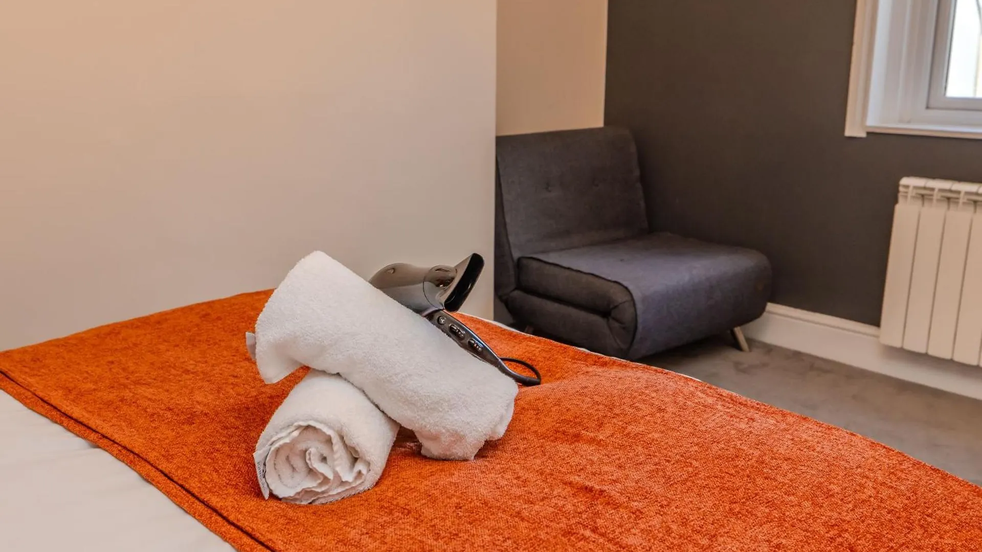 2 Bedroom Flat Next To Brighton Beach Sleep 6
